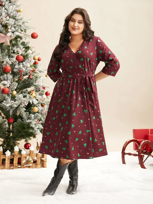 Deal Dash t-shirt dressTrees And Stars Print Surplice Neckline Midi Dress